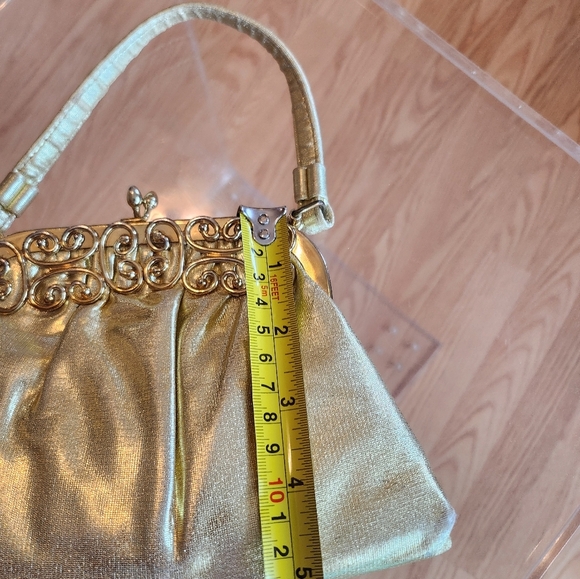 Elegant Gold Women's Clutch - Picture 12 of 17